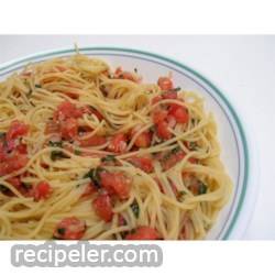 Pasta With Fresh Tomato Sauce
