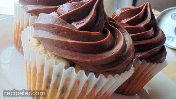 Peanut Butter and Chocolate Chip Cupcakes