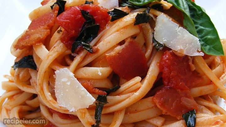 peppered bacon and tomato linguine