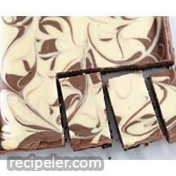 PHLADELPHA Chocolate-Vanilla Swirl Cheesecake