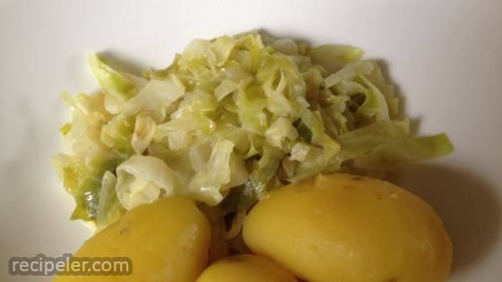 Pointed Cabbage in Cream Sauce