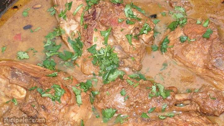 pomegranate stew with chicken (khoresh fesenjan)
