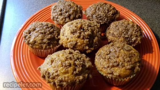 Pumpkin Muffins with Cinnamon Streusel Topping