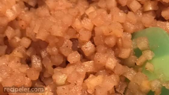 Quick and Easy Chunky Microwave Maple Cinnamon Apple/Pear Sauce