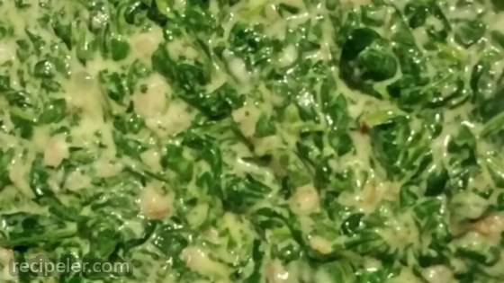 Quick And Easy Creamed Bacon Spinach