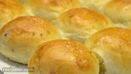 Rosemary Pull-Apart Dinner Rolls