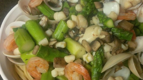 Seafood And Asparagus With Linguine