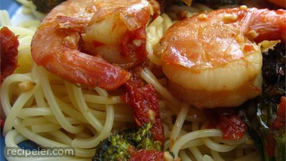 Shrimp, Broccoli, and Sun-dried Tomatoes Scampi with Angel Hair
