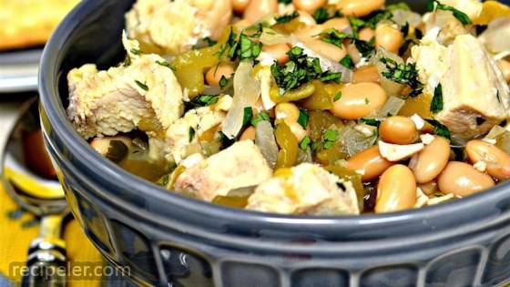 Simple Chicken and White Bean Soup