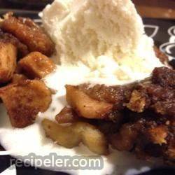 slow cooked apple brown betty