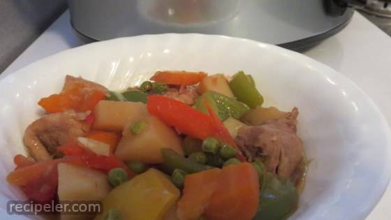 Slow Cooker Chicken Afritad