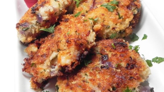 smoked shrimp and grit cakes