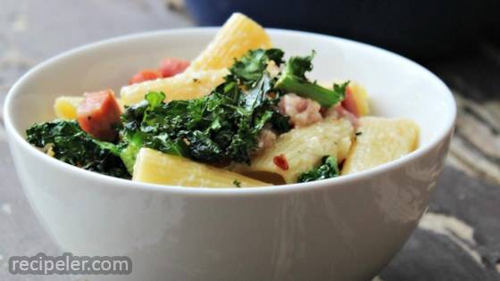 Smoky Penne and Cheese with Ham and Kale