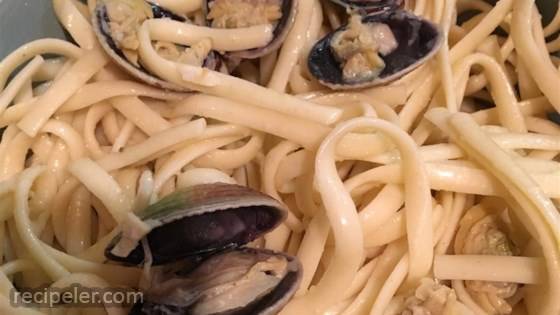 Spaghetti with White Clam Sauce