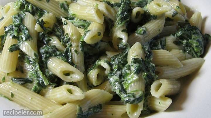 spinach alfredo sauce (better than olive garden®)