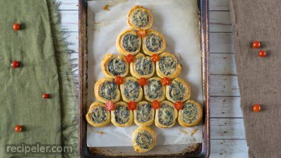 Spinach And Ricotta Puff Pastry Christmas Tree