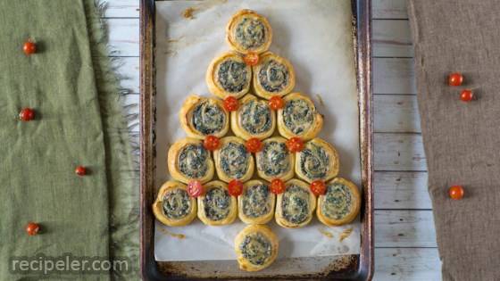 Spinach and Ricotta Puff Pastry Christmas Tree