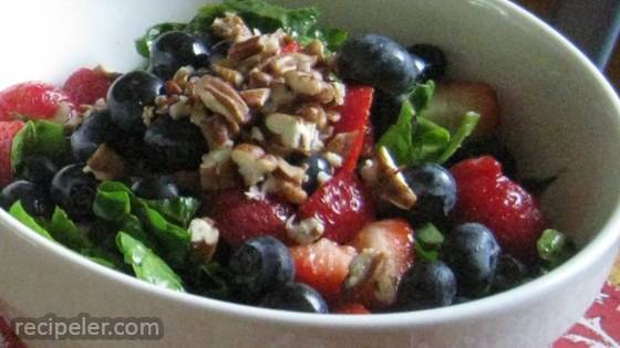 Spinach Salad With Berries And Curry Dressing