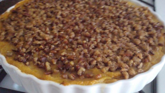 squash casserole with crunchy pecan topping