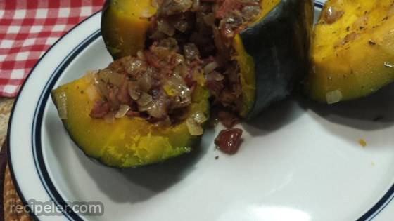 Squash Stuffed With Dates and Onion