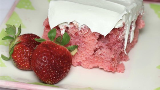 strawberry delight cake