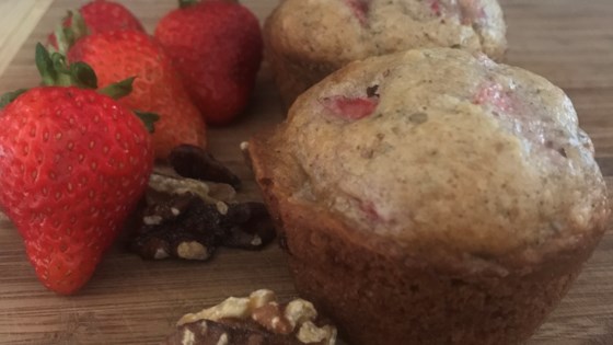 strawberry nut muffins