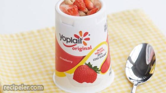 Strawberry O's Yogurt Cup