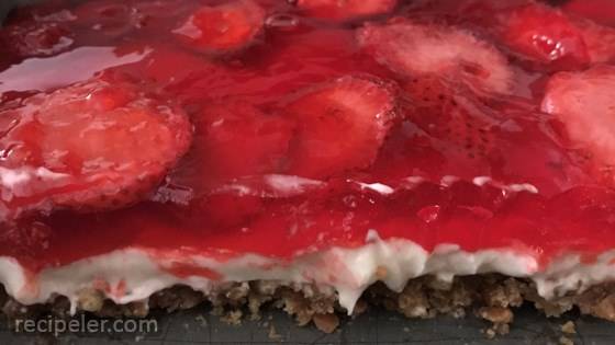 Strawberry Pretzel Pie