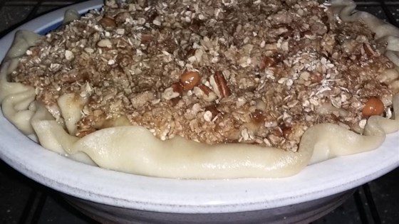 streusel apple pie topping