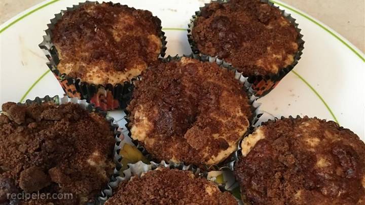 streusel-topped muffins