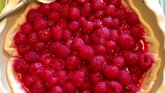 summer fresh raspberry pie
