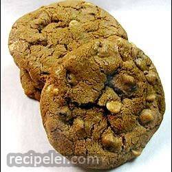 The Best Double Chocolate Chip Cookie
