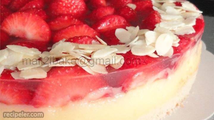 triple strawberry cake