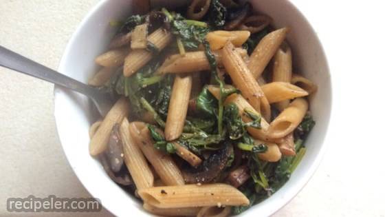 Vegan Pasta with Spinach, Mushrooms, and Garlic