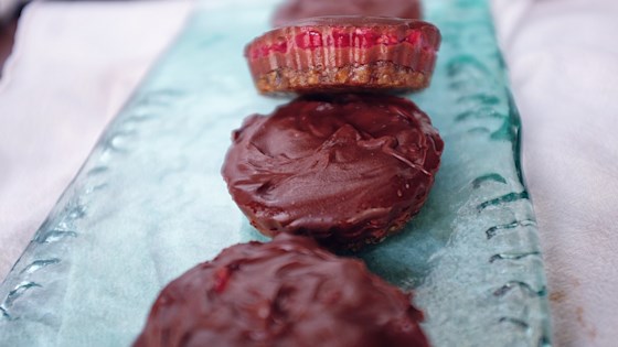 vegan raspberry chocolate tarts