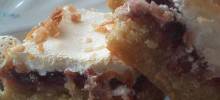 almond-raspberry meringue bars