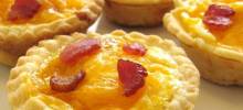 bacon and egg breakfast tarts