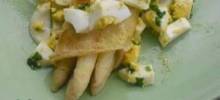Gefüllte Pfannkuchen mit Spargel (White Asparagus-Stuffed Pancakes)