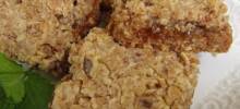 nutty oatmeal apricot squares