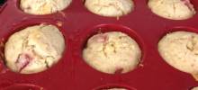 saskatoon berry oat muffins