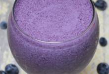 almond butter and blueberry smoothie