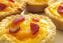 bacon and egg breakfast tarts