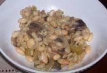 barley and mushrooms with beans