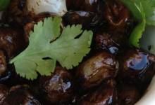 caramelized pearl onions with balsamic glaze