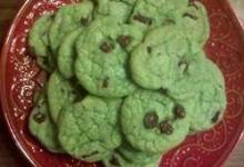 Chocolate Chip Cookies with Peppermint Extract