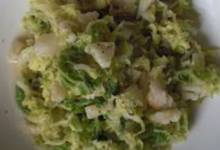 creamy savoy cabbage with pears