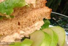 Darra's Famous Tuna Waldorf Salad Sandwich Filling