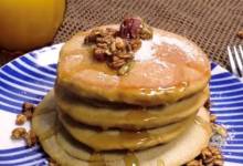 fluffy vegan pumpkin pancakes