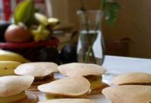 make-ahead healthy egg and cheese pancake sandwiches