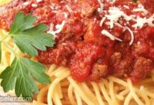 Meat-Lover's Slow Cooker Spaghetti Sauce